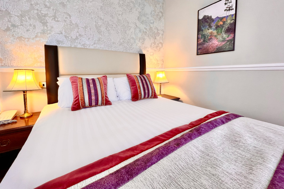 Self Catering Accommodation | Abbey Rooms in Torquay